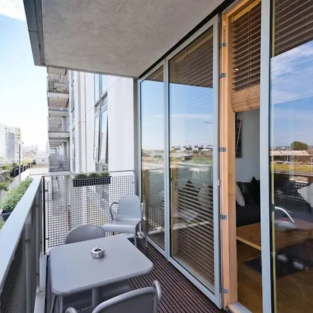 Ifsc Quiet Luxurious With Balcony View Spe981 ダブリン